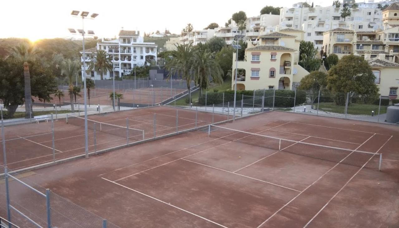 Apartment Aguamarina On The Beach Front Malaga Zewnętrze zdjęcie